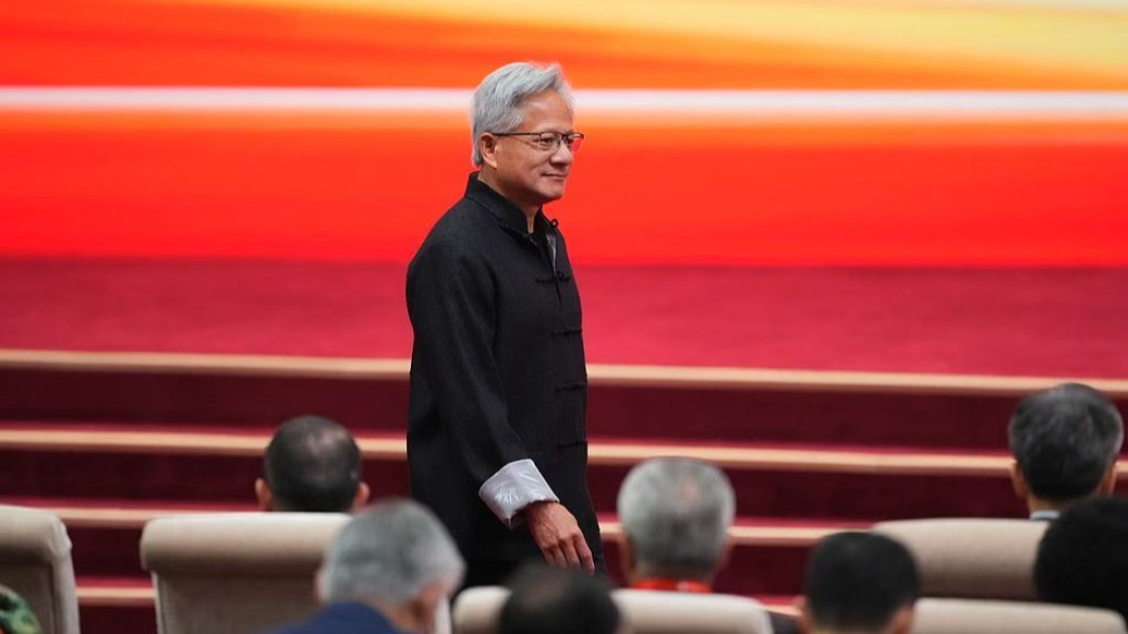浙江日报：黄仁勋的“唐装秀”折射了什么？