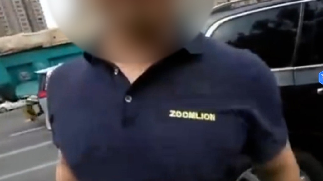 男子身著中聯(lián)重科工裝別停摩托車，中聯(lián)重科：非公司員工