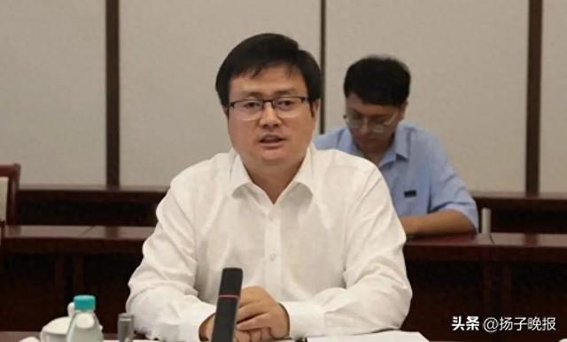 生于1986年，朱亮亮任江苏射阳县代理县长