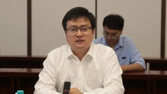 生于1986年，朱亮亮任江苏射阳县代理县长