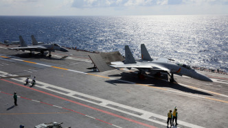 殲-15戰(zhàn)機(jī)在山東艦甲板上起降總數(shù)實(shí)現(xiàn)又一個(gè)“破千”架次