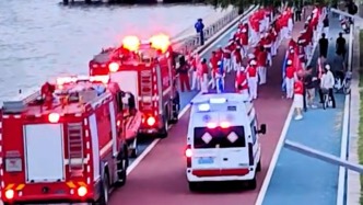 老年“暴走团”阻碍消防车救护车通行，景区管理单位回应