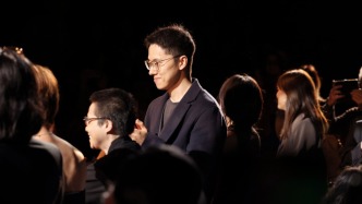 專訪｜從硅谷碼農(nóng)到戛納導(dǎo)演，他拍出花滑冰面下的裂痕