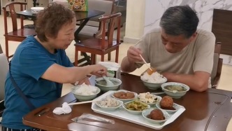 蘇州一社區(qū)食堂推出助老愛(ài)心餐：188元可吃1年！