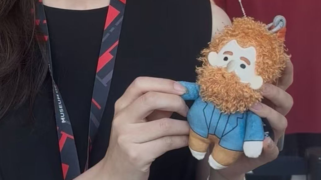 “潦草梵高”賣斷貨,我們采訪了設(shè)計師