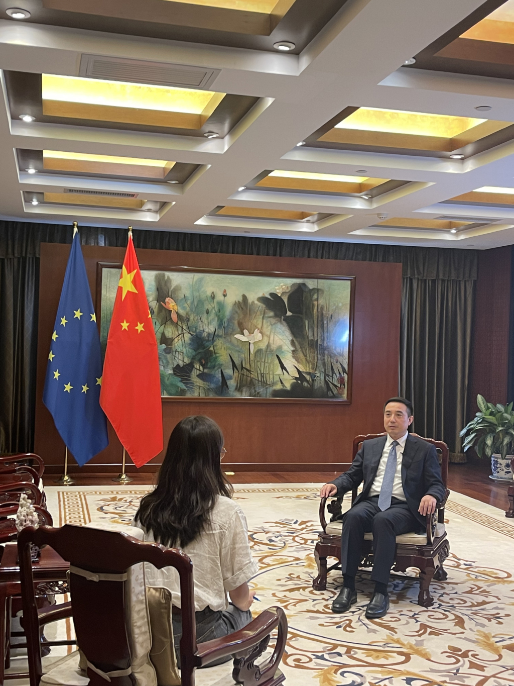 再遇见｜中国驻欧盟使团团长蔡润大使：欧方对华关系三重定位好比同时亮起红黄绿灯
