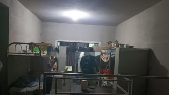 西安50岁保安猝死保安亭内，用工方：提前到岗，不算工伤