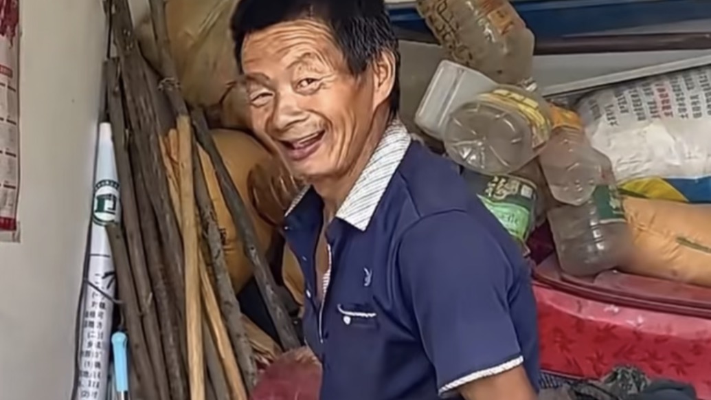 “海松是黃崖溝的寶！” 26戶無(wú)血緣鄉(xiāng)親，接力照顧殘障孤兒20年