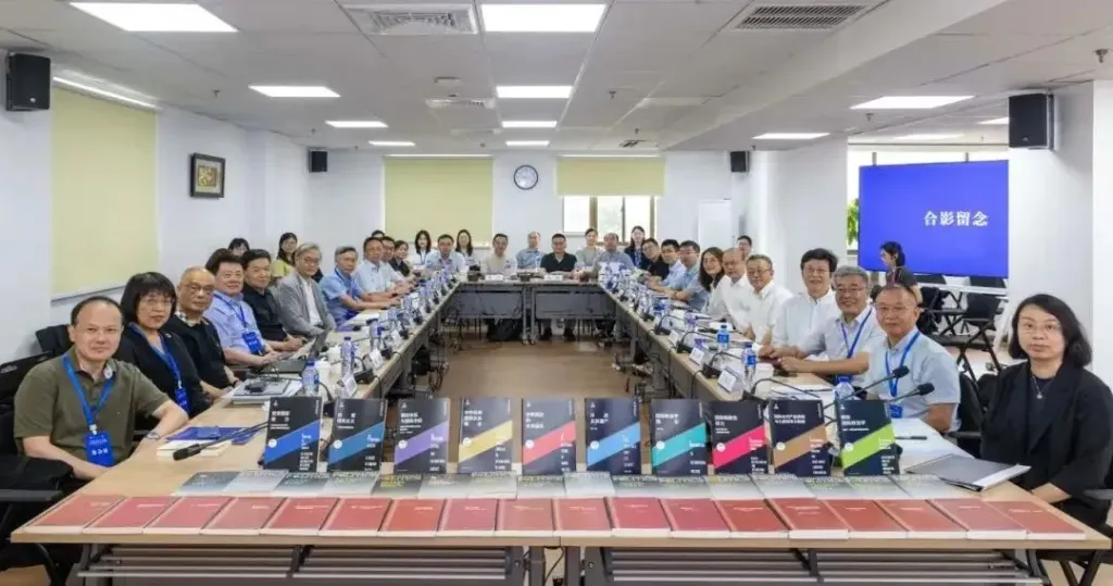 “当代国际政治丛书”三十周年：中国国际关系自主知识体系构建的挑战与期待