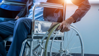 兩部門：實施向中度以上失能老年人發(fā)放養(yǎng)老服務消費補貼項目