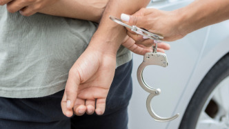 兩男子造謠傳播“昆明駕車撞人案” 不實(shí)信息，已被刑拘