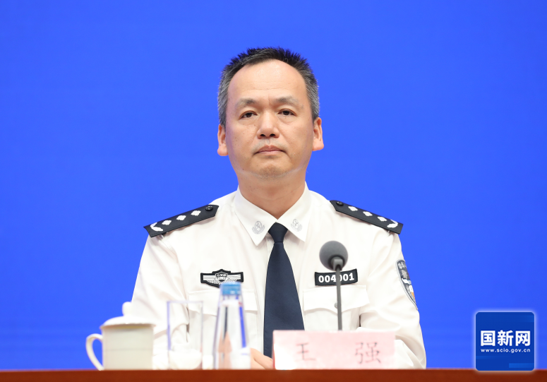 公安部交管局：减证便民服务全面落地，近1亿群众享受便利