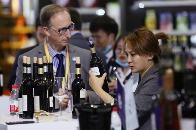 各国美酒“扎堆”进博会，展商：这里是在中国寻找机遇的最佳平台