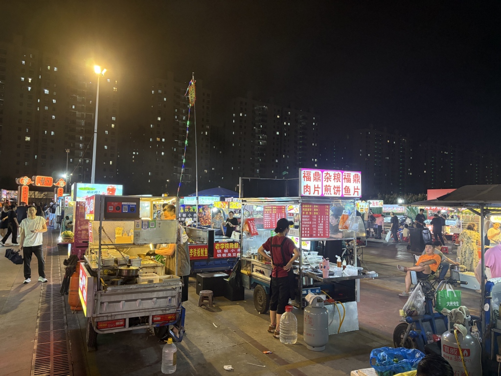 从扰民到成为新顶流，北上海这个美食夜市经历了什么？
