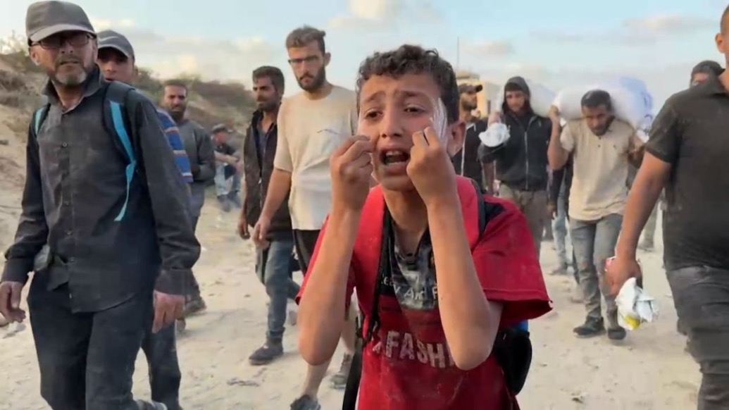 加沙孩子餓到吃沙子！以色列發(fā)言人公然撒謊：加沙根本沒有饑荒