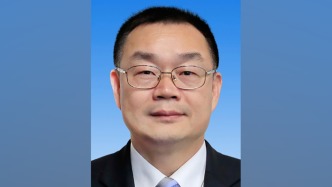 羅來君已任全國工商聯(lián)專職副主席，曾在南航集團任職
