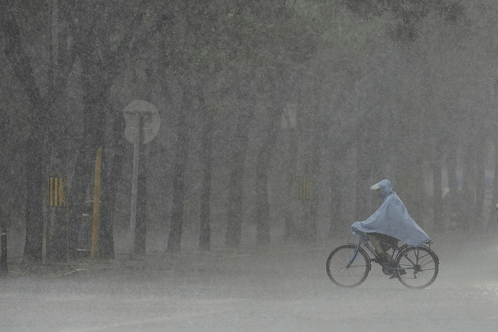 北京市发布暴雨红色预警