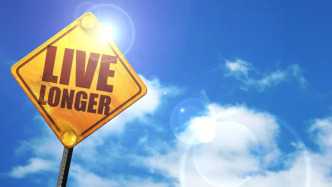 女怕皺紋男怕腎虛，“衰老焦慮”正在折磨老年人