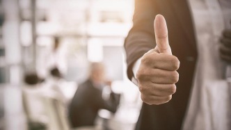 百人获得“优秀中国特色社会主义事业建设者”称号