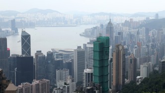 黑色暴雨警告信号正生效，香港所有下午校今日下午停课