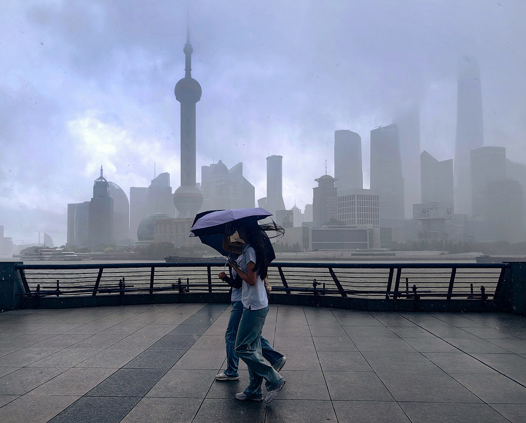 台风“竹节草”或登陆上海：苏州河游船今停运，已有多个航班延误取消