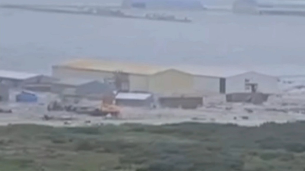 第一现场｜海啸来了：首波海啸抵达日本北海道，俄两千人小镇被淹