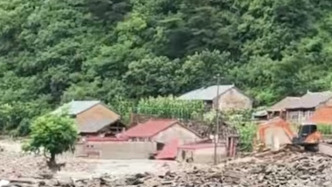 现场丨河北滦平村民给救援队当向导进入滑坡核心区，徒步往返30公里耗时9小时