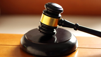 南通一农民工高坠后瘫痪被鉴定为“致残程度四级”，家属不服拟申请再鉴定