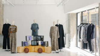 非常观察｜谨慎之下的进取，这些品牌仍在开新店、推首展