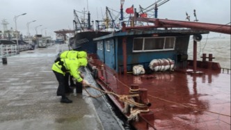 臺風“竹節草”來襲，長航上海警方聞汛而動迎風逆行