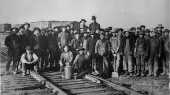 华工与加拿大铁路②︱血染的道钉：华工的参与和贡献