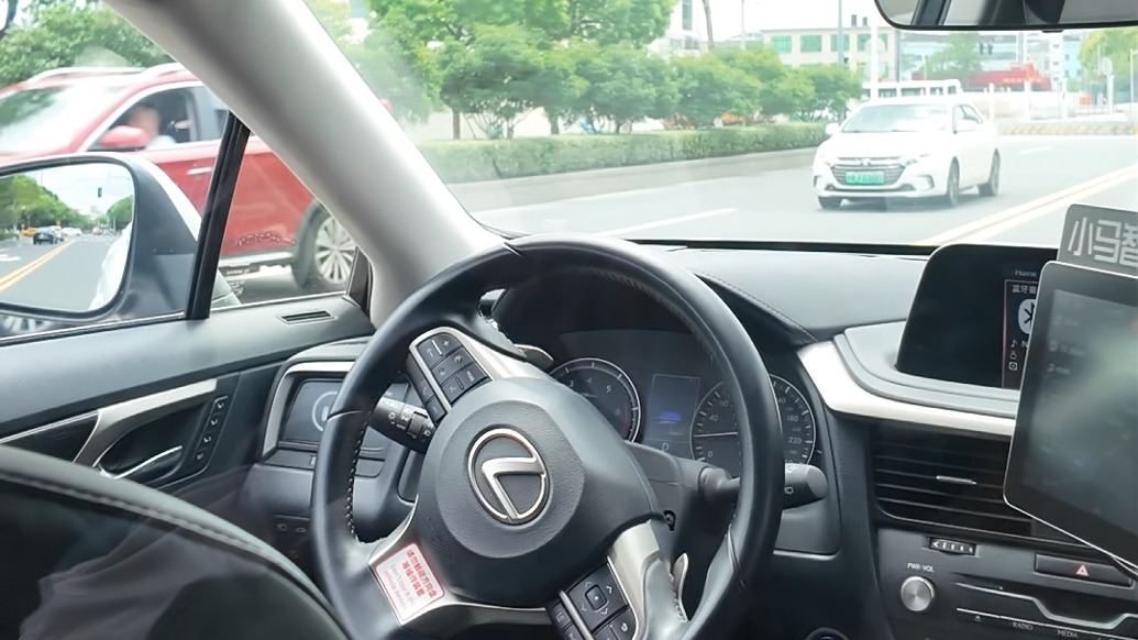 上海无人驾驶出租车开启试运营,记者实测,定价如何?