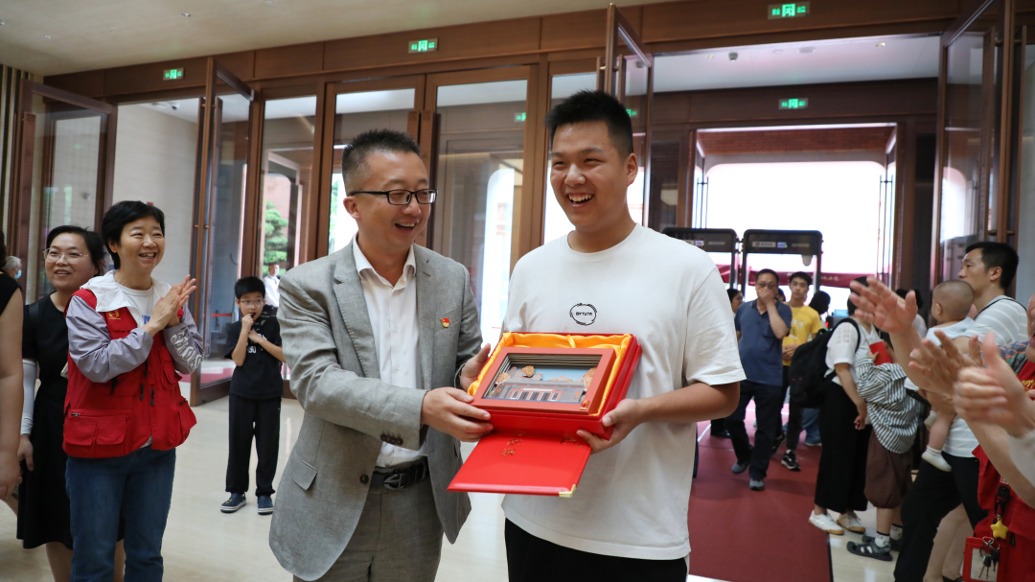 “千万有你”!中共一大纪念馆迎第1000万名观众