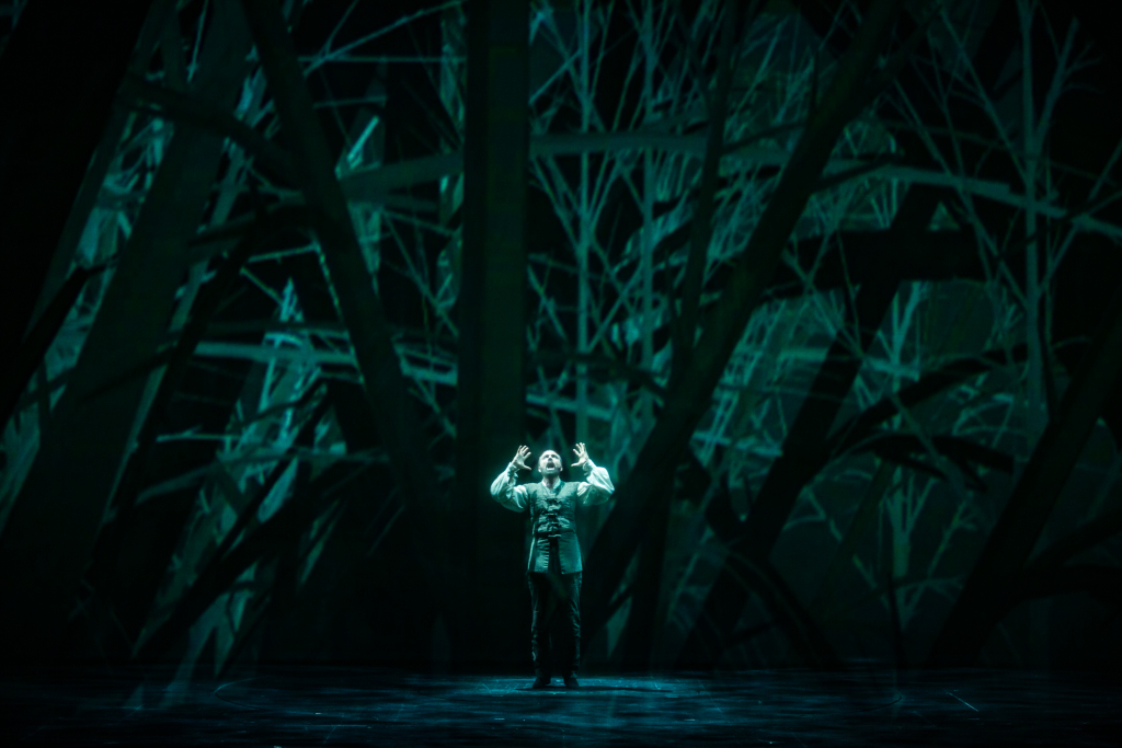 音乐剧《神曲》在京上演，把但丁笔下的地狱与天堂搬上舞台