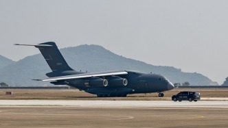 空軍招飛對(duì)象進(jìn)一步向拔尖生源聚焦，多架運(yùn)-20運(yùn)送新學(xué)員