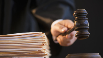 法院披露典型案例：一男子公然破坏军婚 ，被判刑六个月