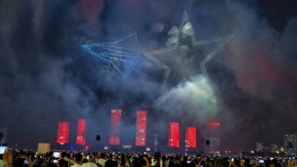 视频｜航母战斗机坦克闪耀天空，康巴什致敬“最可爱的人”