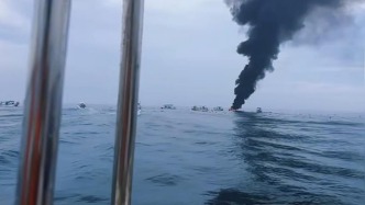 山東威海一海上休閑船舶起火：1人溺亡，4人送醫(yī)救治