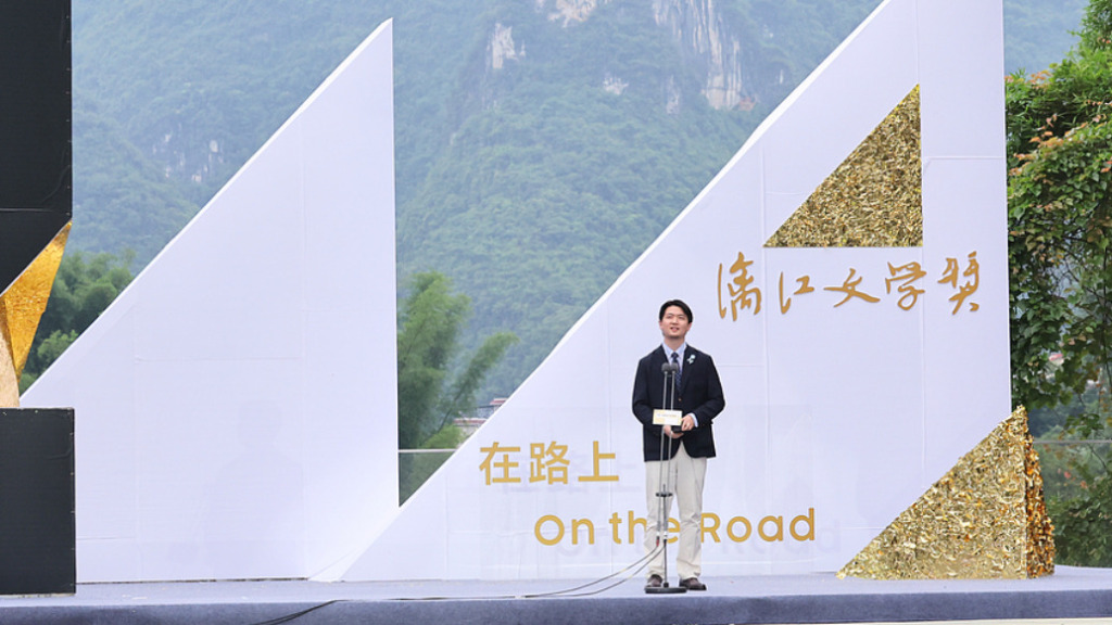 马上评｜给刘楚昕们多一点宽容和耐心