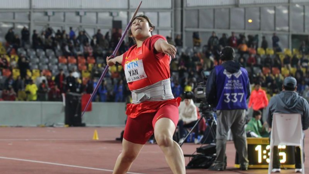 這點(diǎn)傷算什么！中國(guó)標(biāo)槍小孩姐怒刷世界青年紀(jì)錄