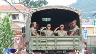 河北災后消殺復產進行時，灤平群眾夾道送別子弟兵