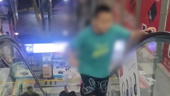 現(xiàn)場丨深圳華強(qiáng)北小孩跑樓代送外賣，全職阿姨轉(zhuǎn)單對半分2元