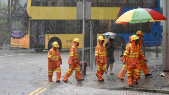 香港天文臺發(fā)出紅色暴雨警告信號