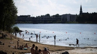 北極圈遭遇13天30℃熱浪：醫(yī)院爆滿、溜冰場成避暑所，馴鹿瀕臨死亡