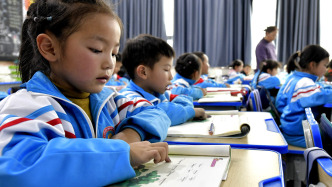 西藏自治區(qū)主席：藏語文依然是西藏和其他涉藏州縣中小學(xué)學(xué)業(yè)課程