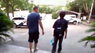 亦警亦兄！少年負氣出走徒步高速，上海交警幫父子“搭梯”化心結(jié)