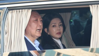 涉多項嫌疑，韓國前總統(tǒng)尹錫悅夫人金建希接受特檢組首次調(diào)查