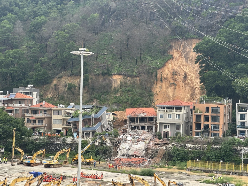 探访广州山体滑坡救援现场：已交通管制，附近居民全部撤离