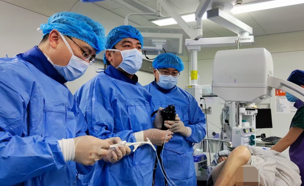 男子患肝硬化“没觉得不舒服”每天喝酒，2小时呕血1升入院抢救