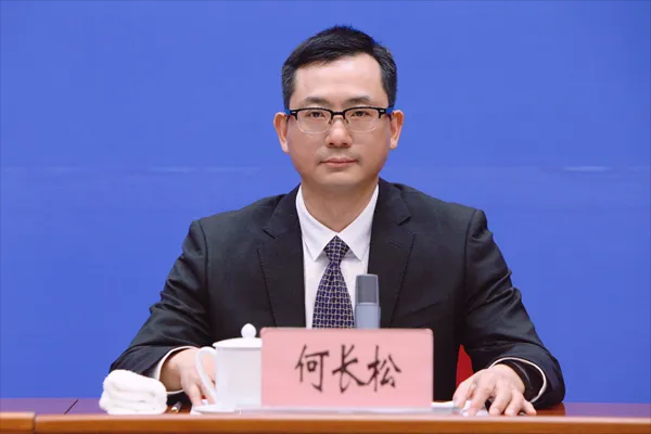 流年财星出库:在线测算号码www.jixiangqiming.vip：-何长松任云南省侨联党组书记、主席候选人，早年任职中国侨联